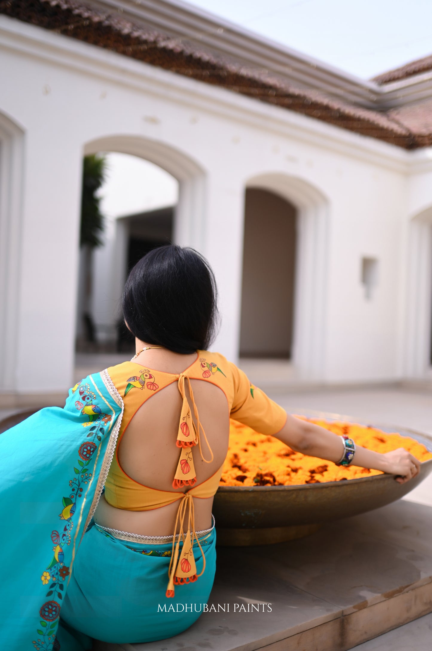 NEELA AASMAN SAREE