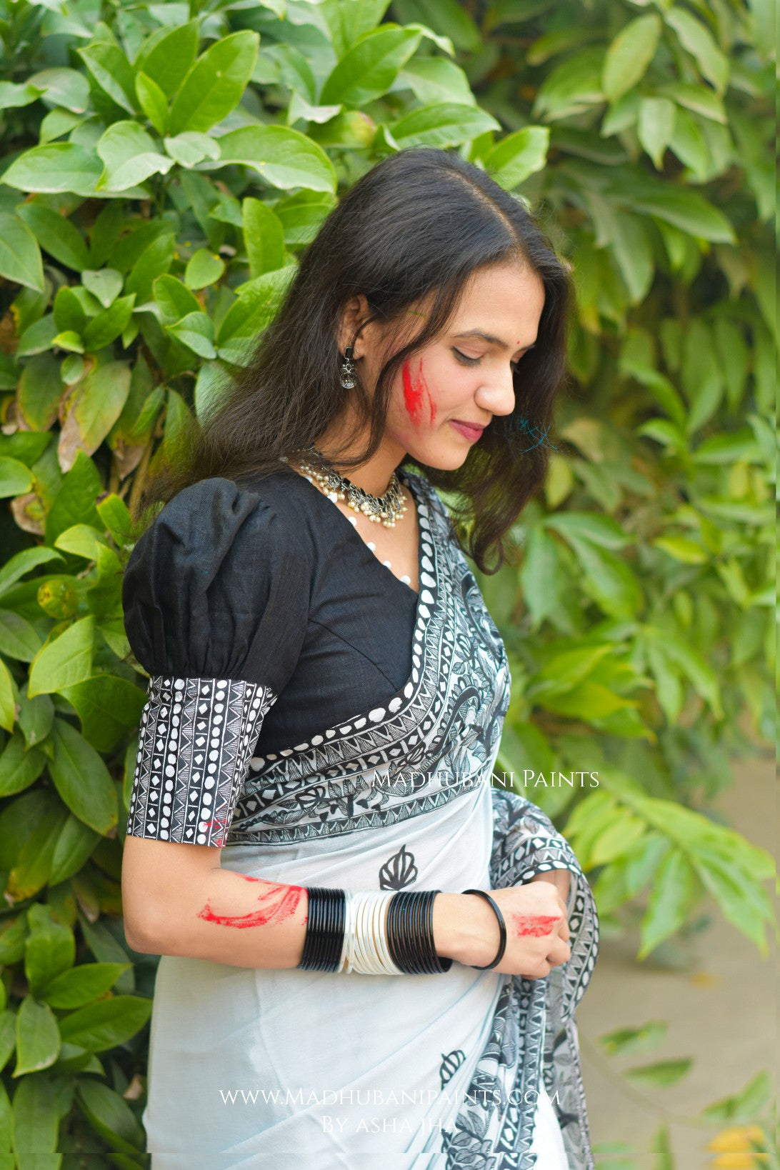 KUSUMAKAR Hand-painted Madhubani Chiffon Saree Blouse Set