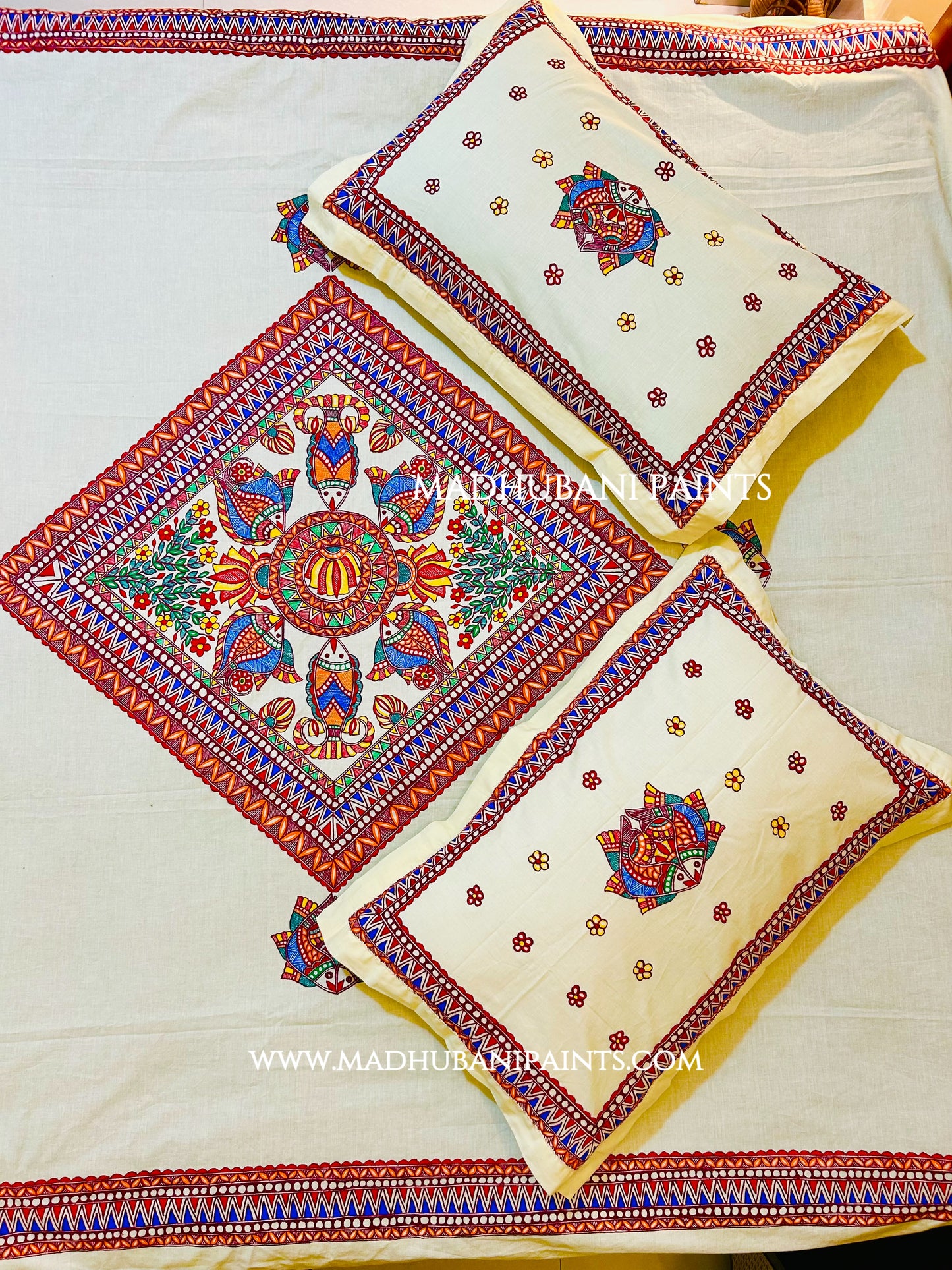 MATSYA JAAL Hand-painted Bedsheet With Pillow Cover