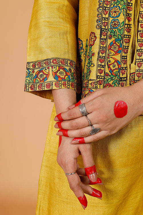 'Sunehri Phoolwari' Handpainted Madhubani Tussar Silk Kurta & Bandi Set