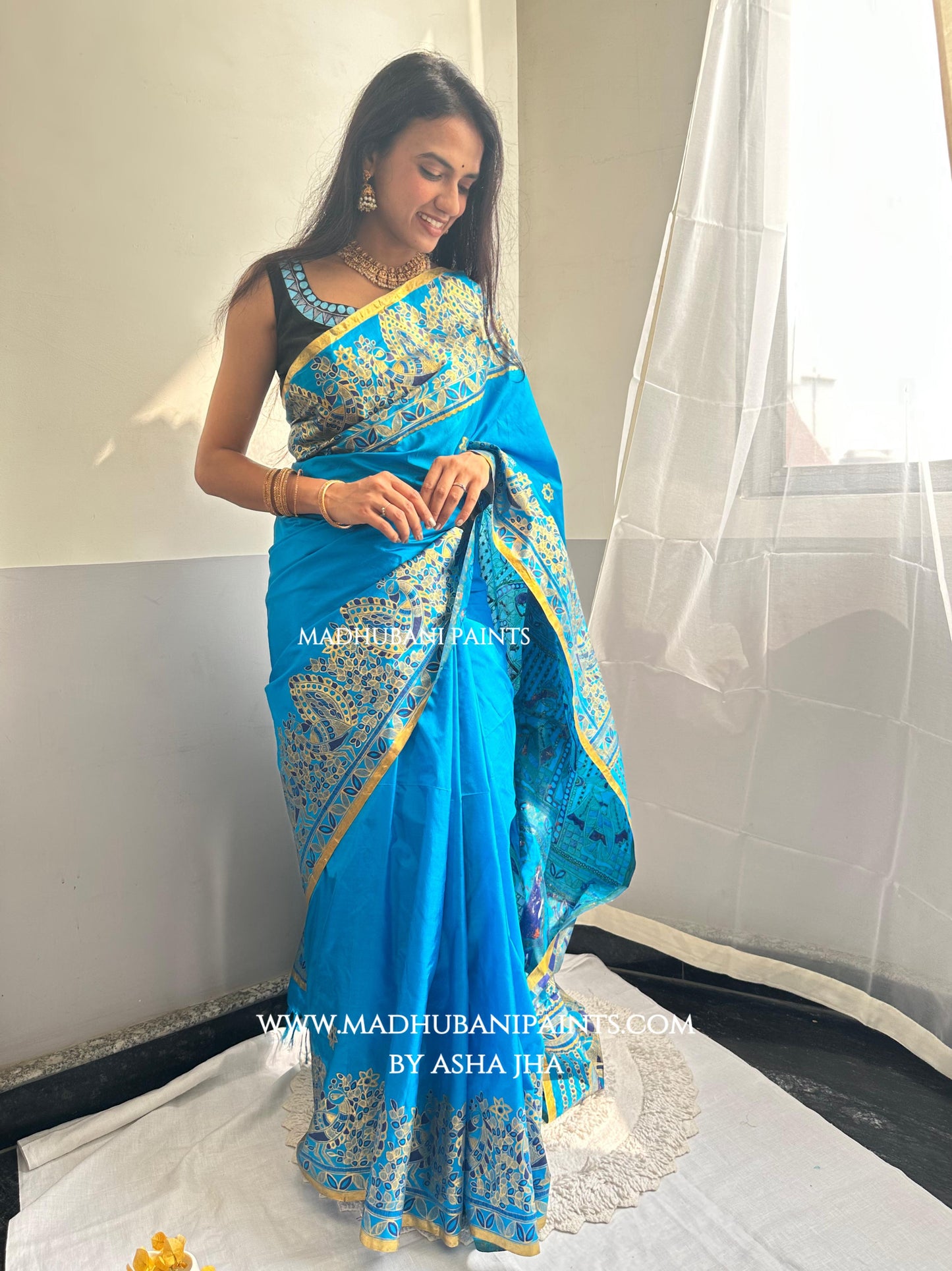 AASMANI KANYADAAN Hand-painted Madhubani Kanjeevaram Silk Saree Blouse Set