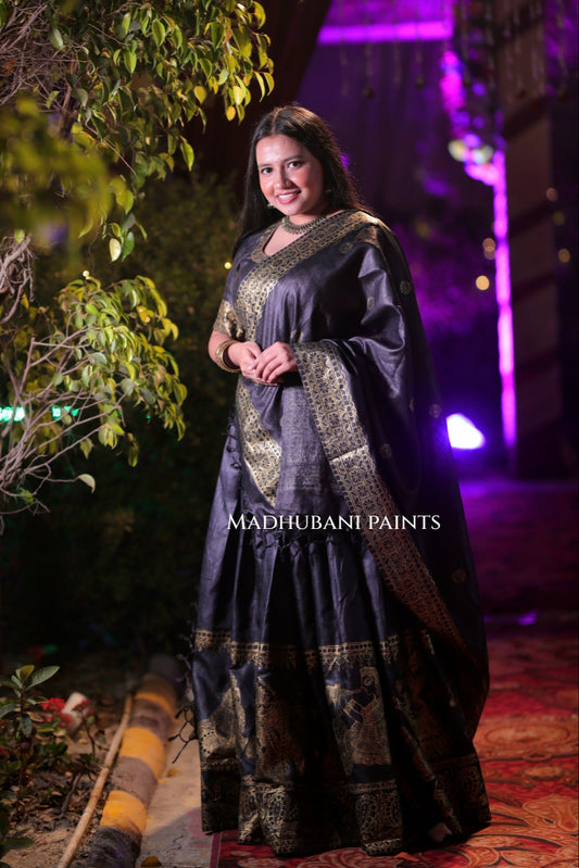 MANOHAR SANGEET Hand-painted Madhubani Lehnga