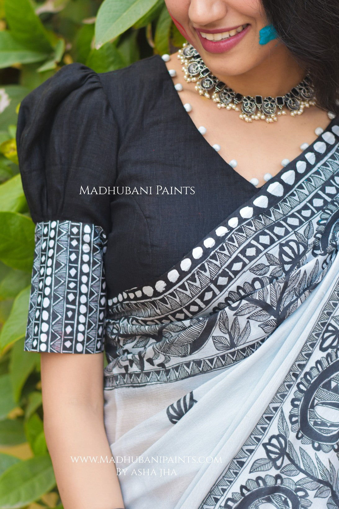 KUSUMAKAR Hand-painted Madhubani Chiffon Saree Blouse Set